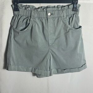 H&M Women’s Paperbag Waist Shorts Green Size Small Elastic Waist Pockets Casual